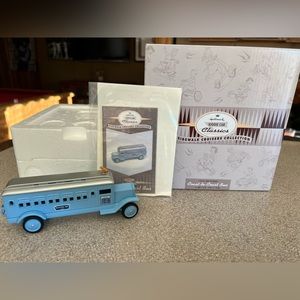 Hallmark Kiddie Car Classics 1932 Keystone Coast to Coast Bus Sidewalk Cruisers